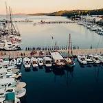 Modern Seaview شقة