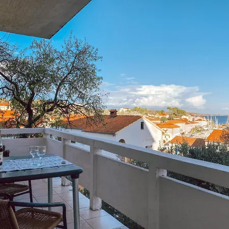 Modern Seaview Apartment