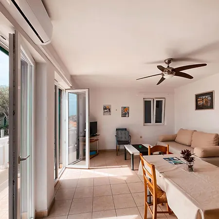 Modern Seaview Sali