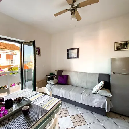Modern Seaview Apartment Sali