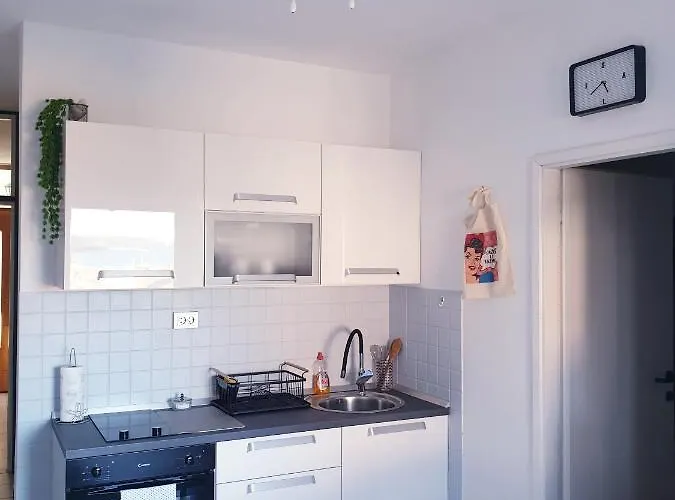 Апартаменты Modern Seaview Сали