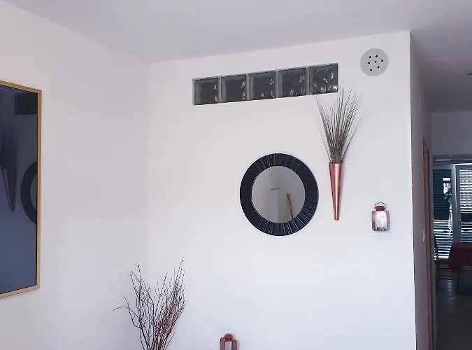 Апартаменты Modern Seaview