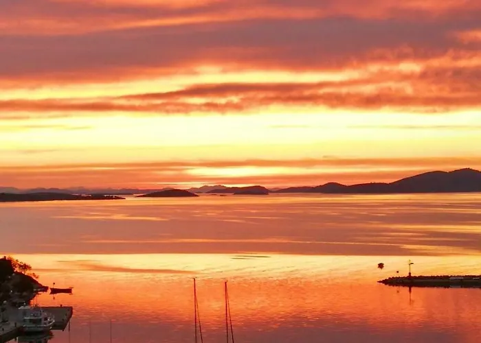 Modern Seaview Апартаменты *