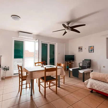 Appartement Modern Seaview Sali