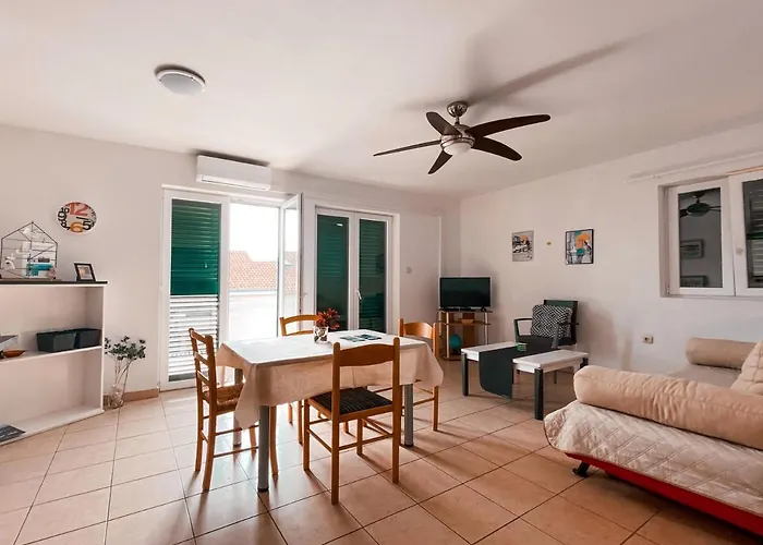 Apartment Modern Seaview Sali