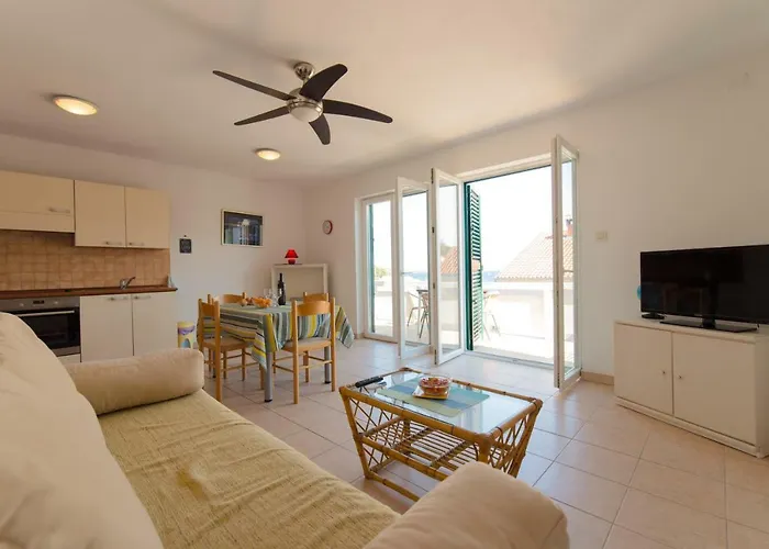 Modern Seaview Apartment Sali